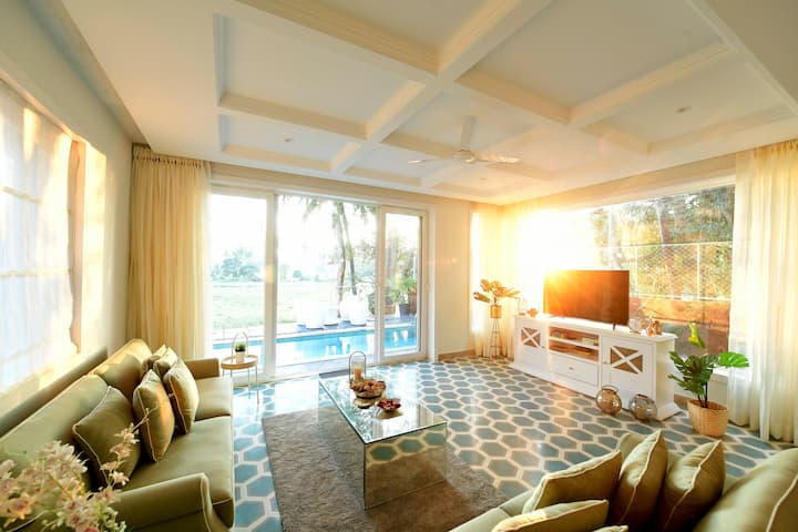 Living room image 9
