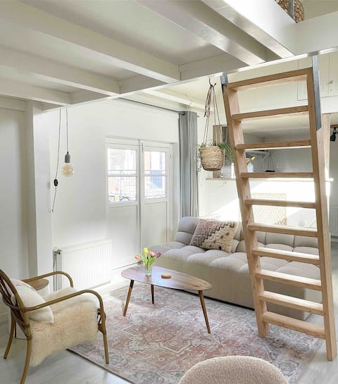 Successful Airbnb property: Beautiful loft in Katwijk aan Zee. in Katwijk Aan Zee