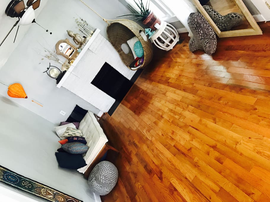 Zen Den Lounge Area