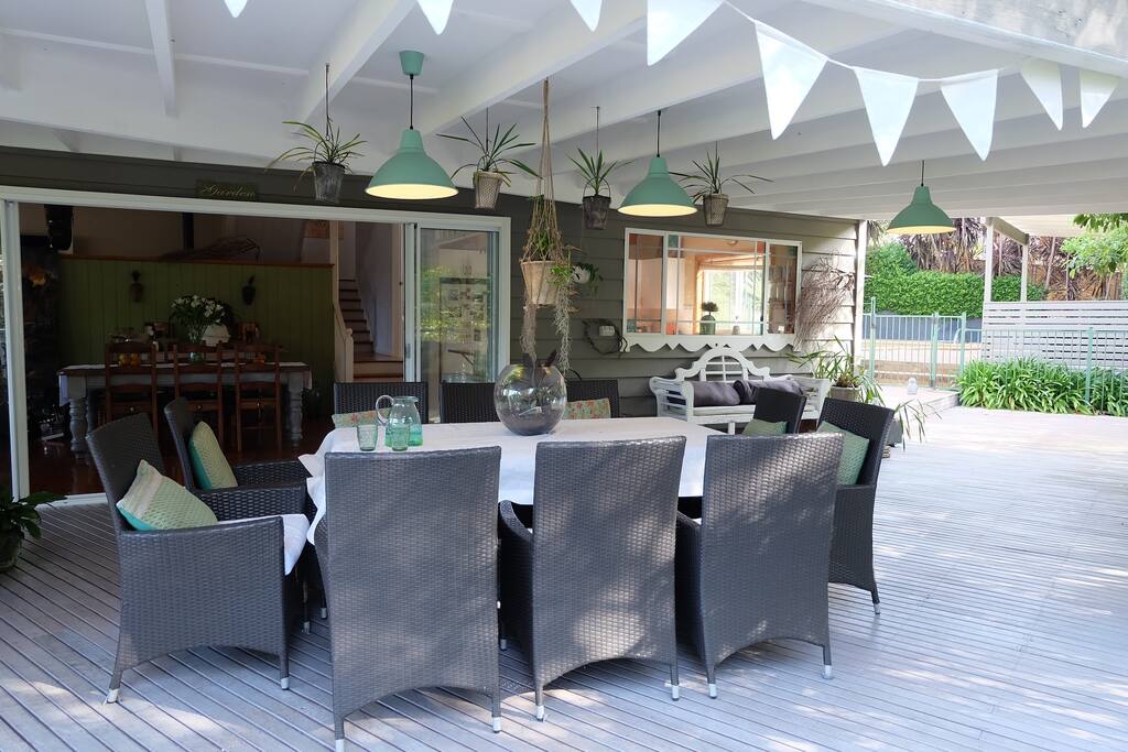 Large wrap-around verandah to enjoy alfresco dining.