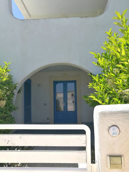 main entrancy of the apartment