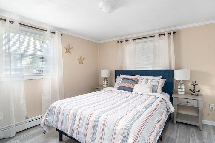 Bedroom #3 (Queen Bed):  Lower Level