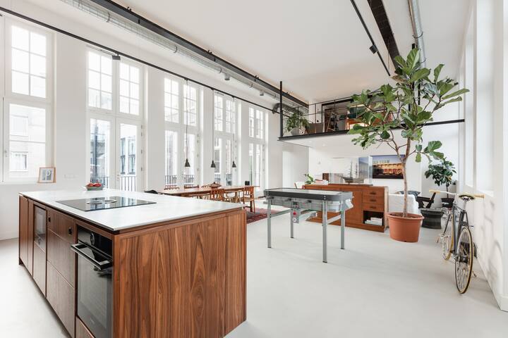 Luxury Spacious Designer Loft with Spa & Cinema gallery image 2