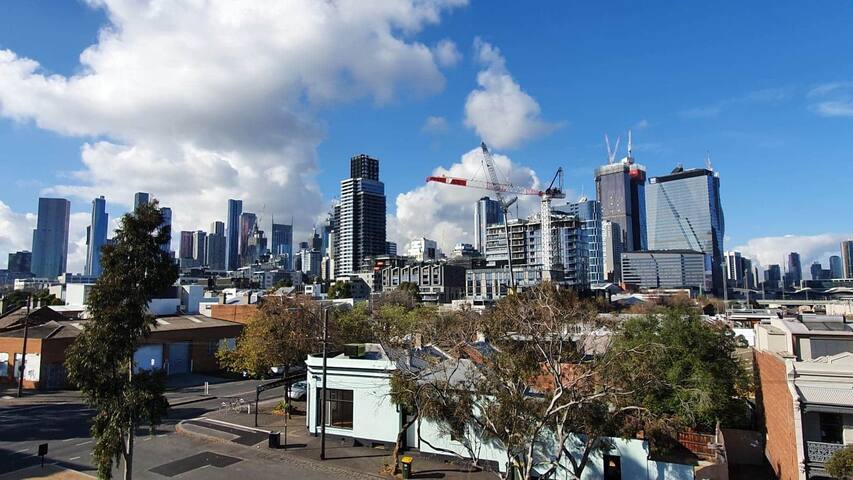 Amazing City Views & Melbourne at your doorstep gallery image 4