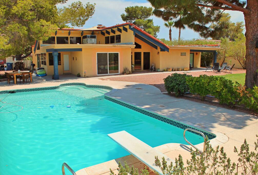 Pool w/ diving board