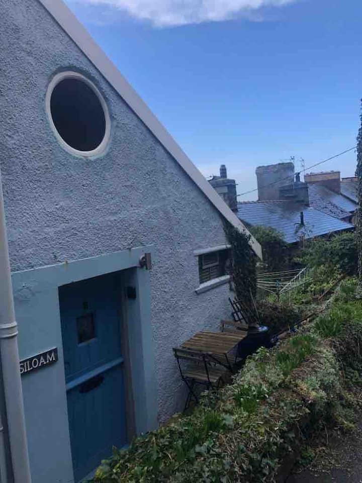 COASTAL COTTAGE WITH SEA VIEWS Cottages for Rent in Barmouth
