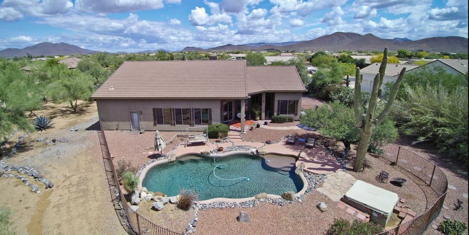 Beautiful Desert Hills private bedroom & bathroom