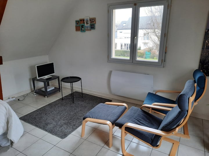 Studio éQuipé 27m2. Au Calme, Proche Commerces - Bruz