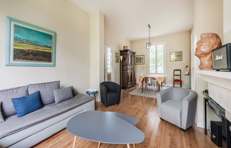 Amazing Villa in Pessac Bordeaux gallery image 3