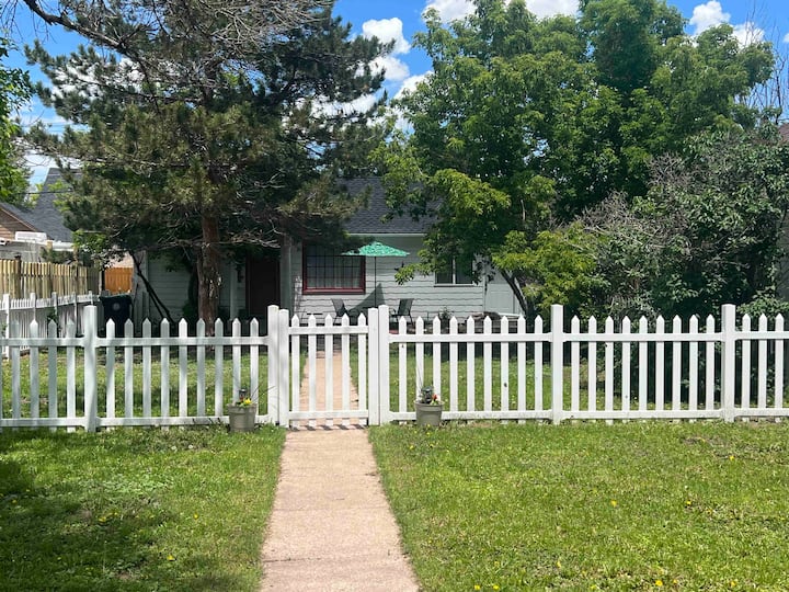 The Little House Near The Prairie Houses for Rent in Cheyenne