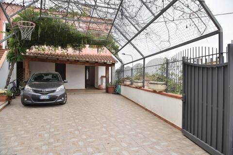 Spacious apartment 400m from the sea