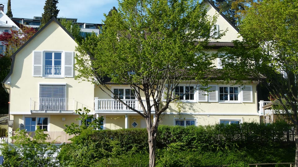 Top-earning Airbnb listing in Überlingen, 4 bedrooms