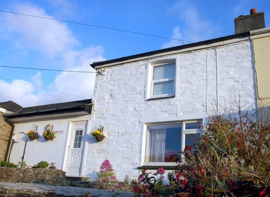 Front of Kingfisher House