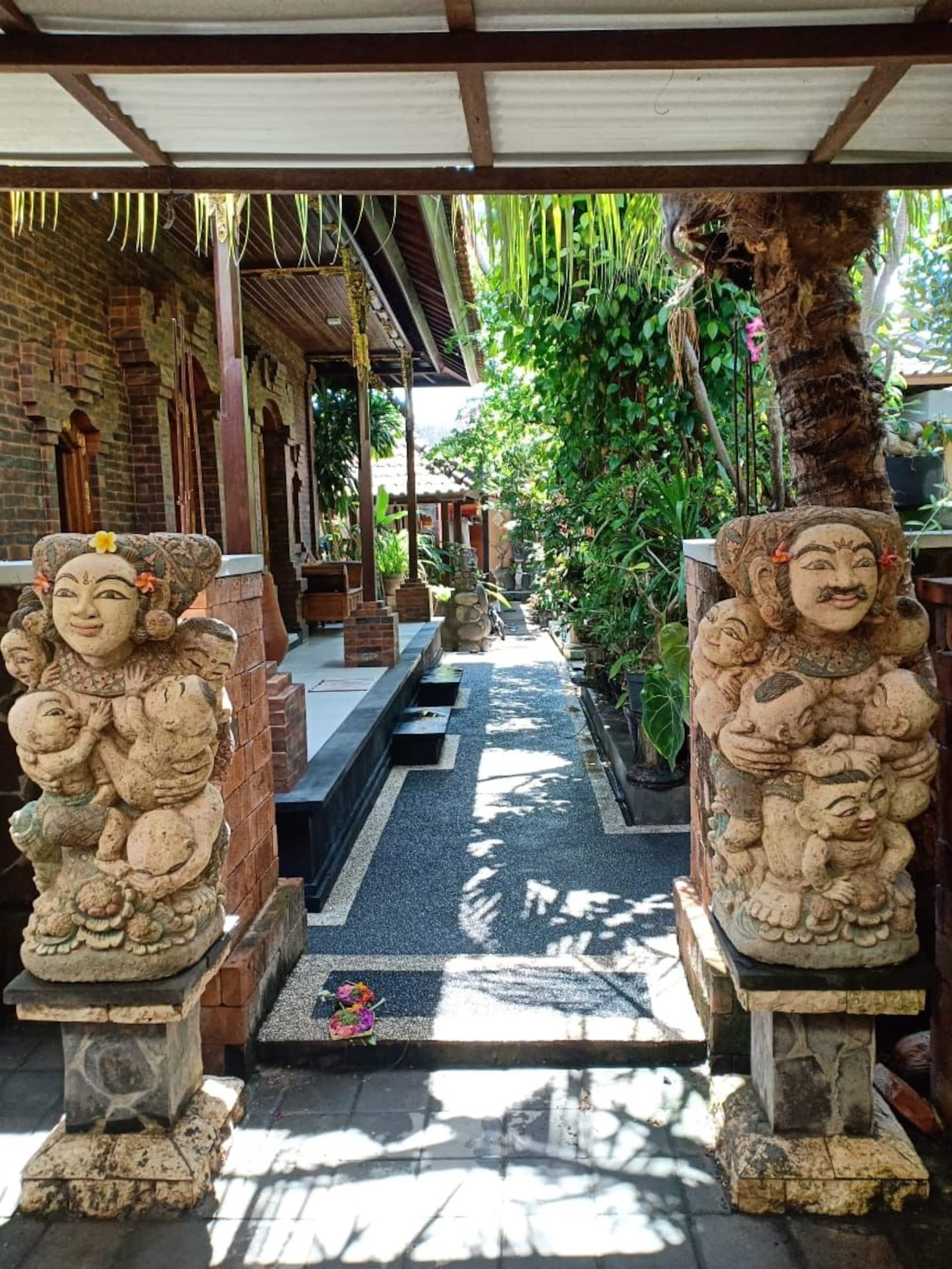 Balinese Room in Sanur #5 -Kubu Angkangan Homestay