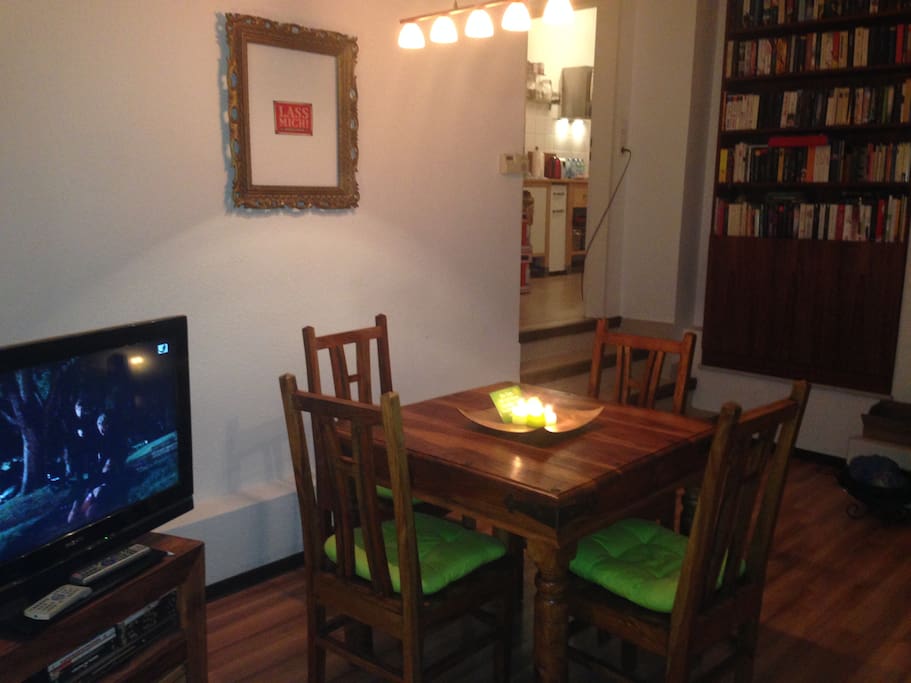 Esstisch im Wohnzimmer