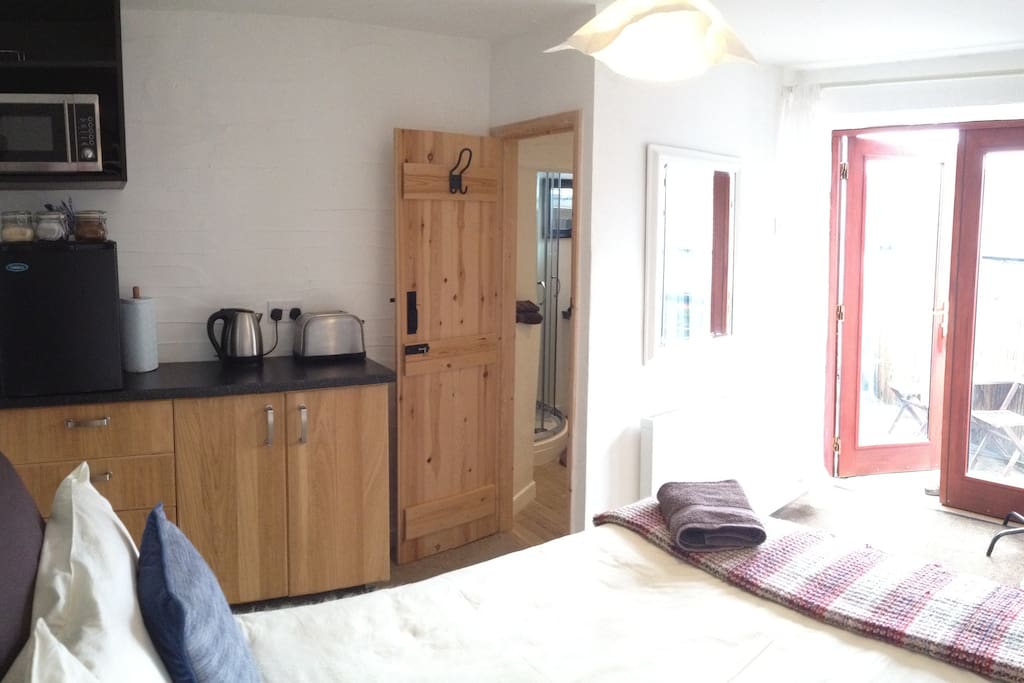 The annexe is equipped with a microwave, fridge, kettle and toaster.