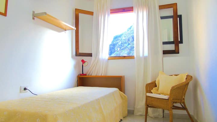 חדר שינה 2 עם נוף להר