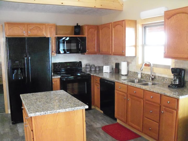 Cabin in Kodak · ★4.85 · 2 bedrooms · 2 beds · 1 bath