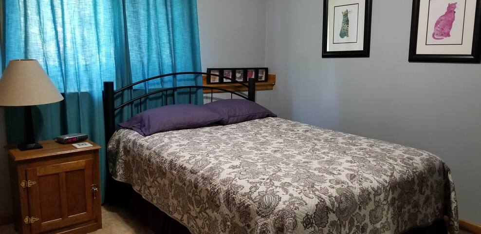 Comfy Bedroom in a Quiet, Cozy, & Rural Home