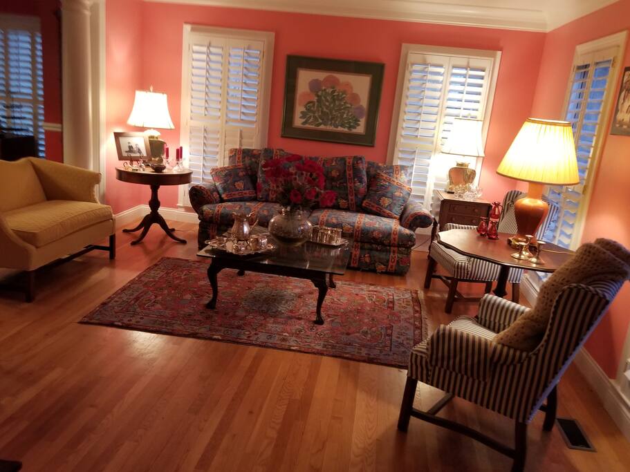 Casual living room waiting for wonderful conversation.