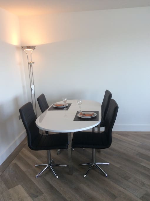Contemporary dining area