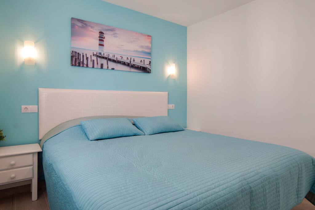 The main bedroom, bed 180x200