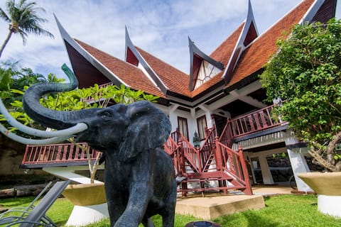 4.5BR Thai-style art pool villa in Naiharn