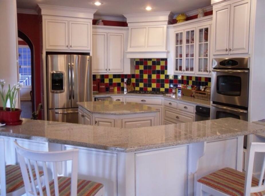 Kitchen and eat-in bar area.
