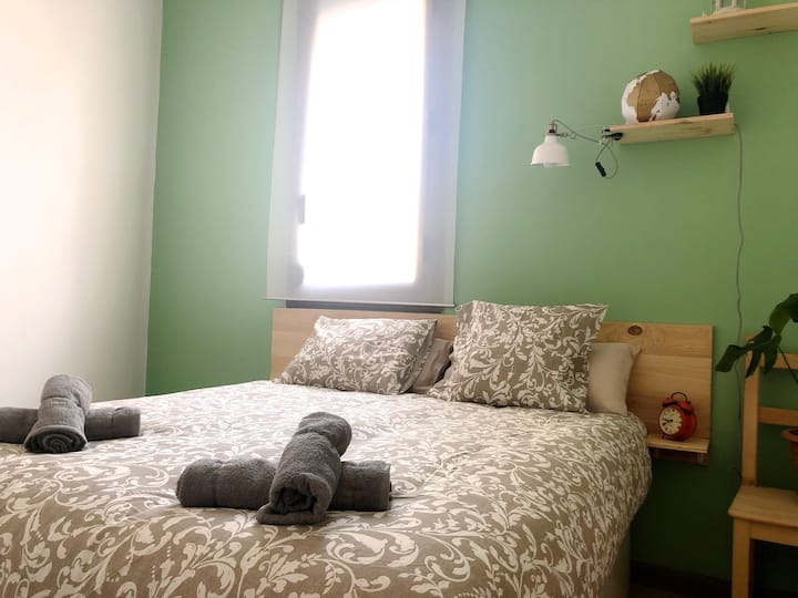 DORMITORIO #2 
habitación exterior muy luminosa con cama matrimonial