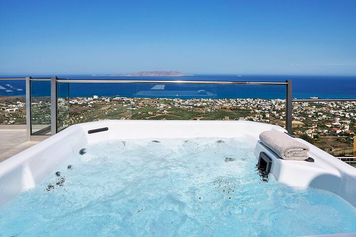 Breathtaking views at an amazing location gallery image 2