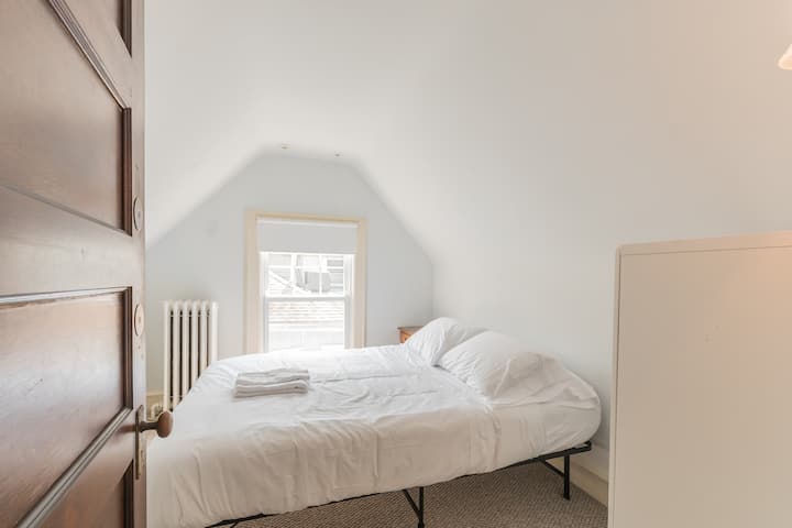 3. kat, bračni krevet (160x200