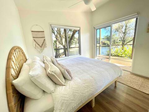 Boutique Ocean & River Cottage