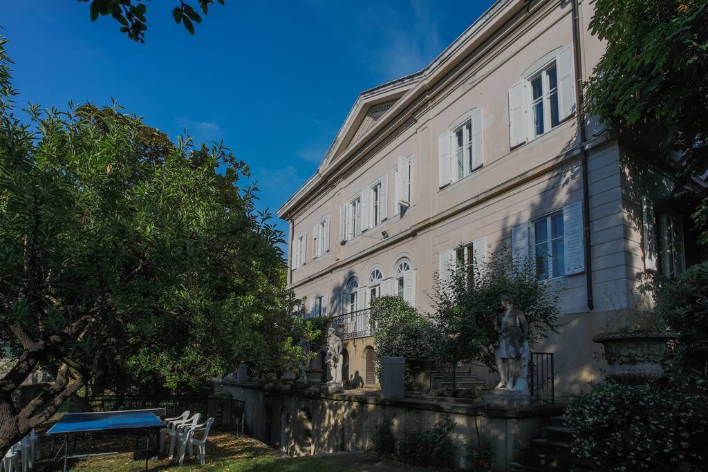 FACADE