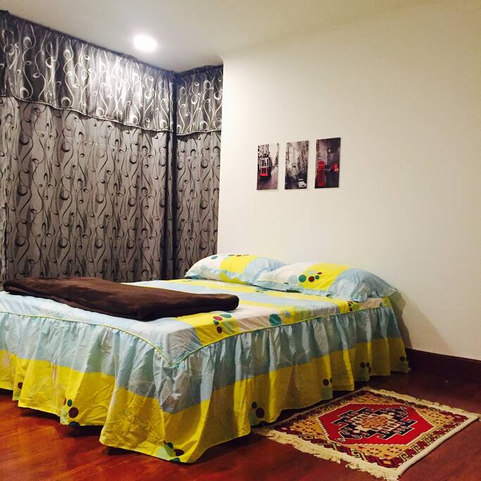 Is a vert comfortable bed and the room is big