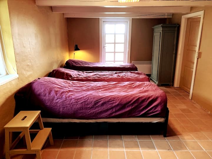 Საძინებელი 3-6 საწოლი