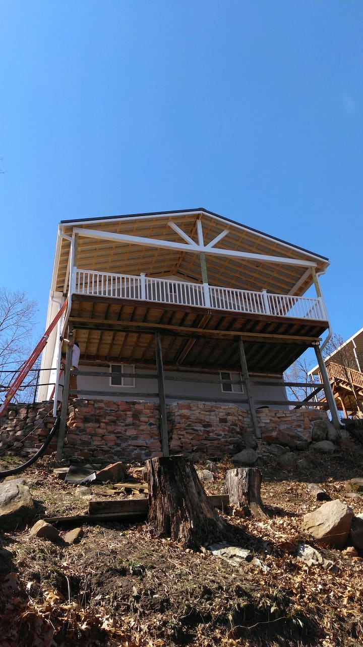 10 Best PetFriendly Airbnbs Near Lake of the Ozarks, Missouri