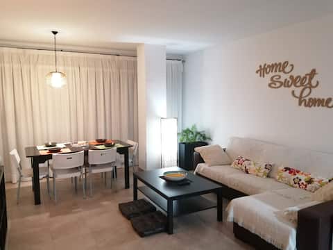 Top Airbnb: Charming, cozy apartment in Deltebre
