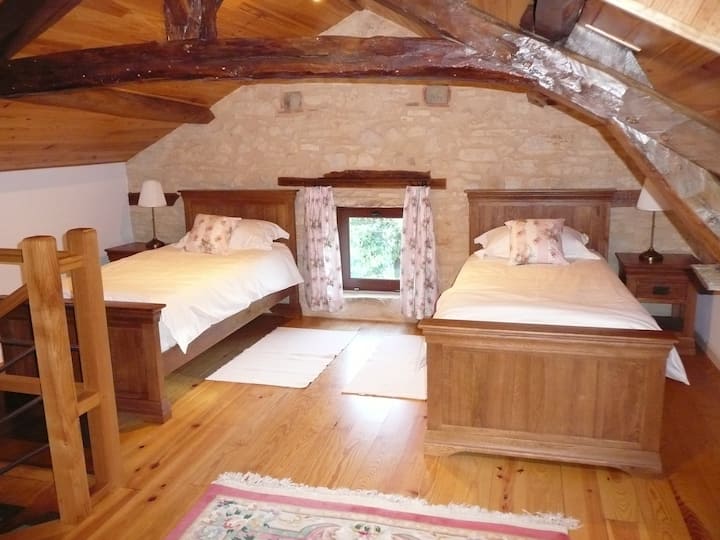 חדר שינה למעלה