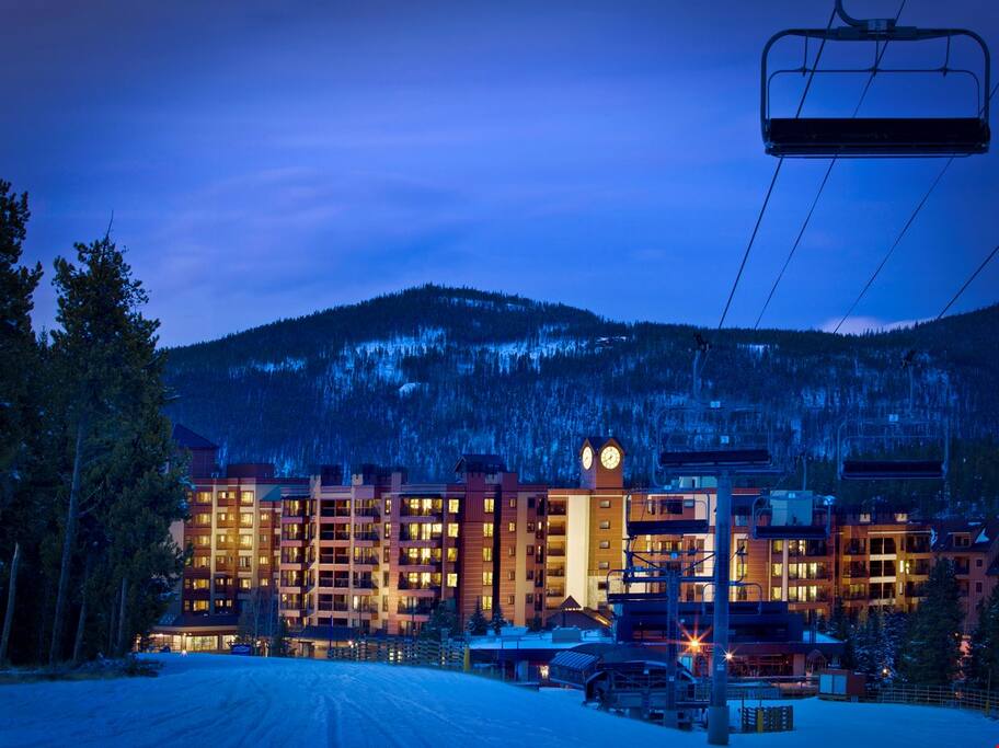 Enjoy fantastic ski-in/ski-out slopeside access to your door.