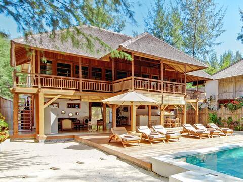 THE GILI BEACH RESORT VILLA 1