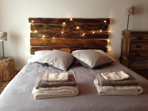 Top Airbnb: Large alpine chalet (small hamlet) à Bourg Saint Maurice