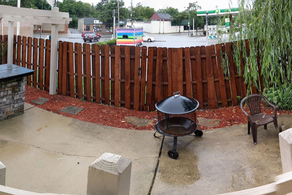 Back patio with bar
