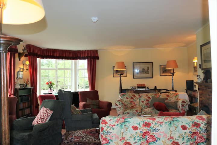 Traditional Scottish Lodge Cairngorm National Park - Newtonmore
