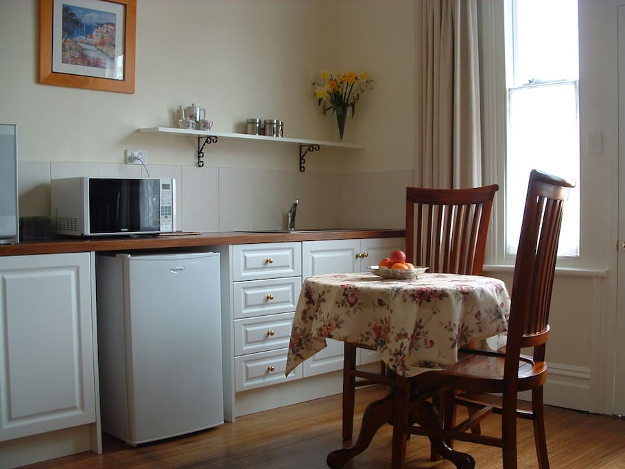 private fully equipped kitchenette (microwave, fridge, kettle, toaster)
