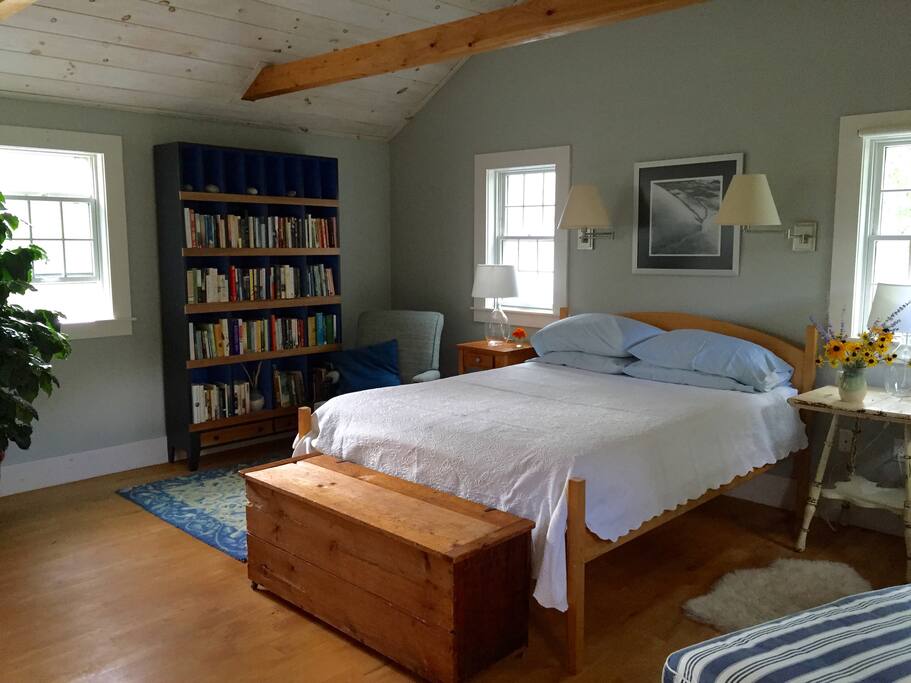 The room - queen sized bed