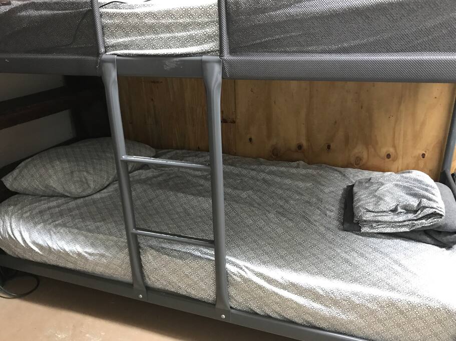 Newer photo of bunk.