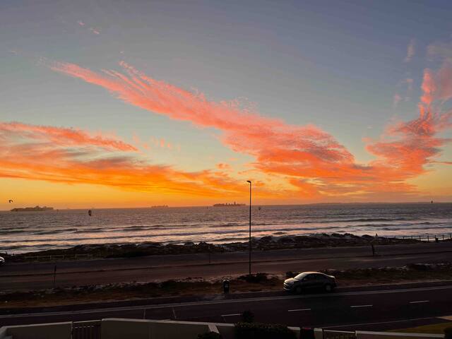 The Yellow Bench on Beach Boulevard gallery image 3