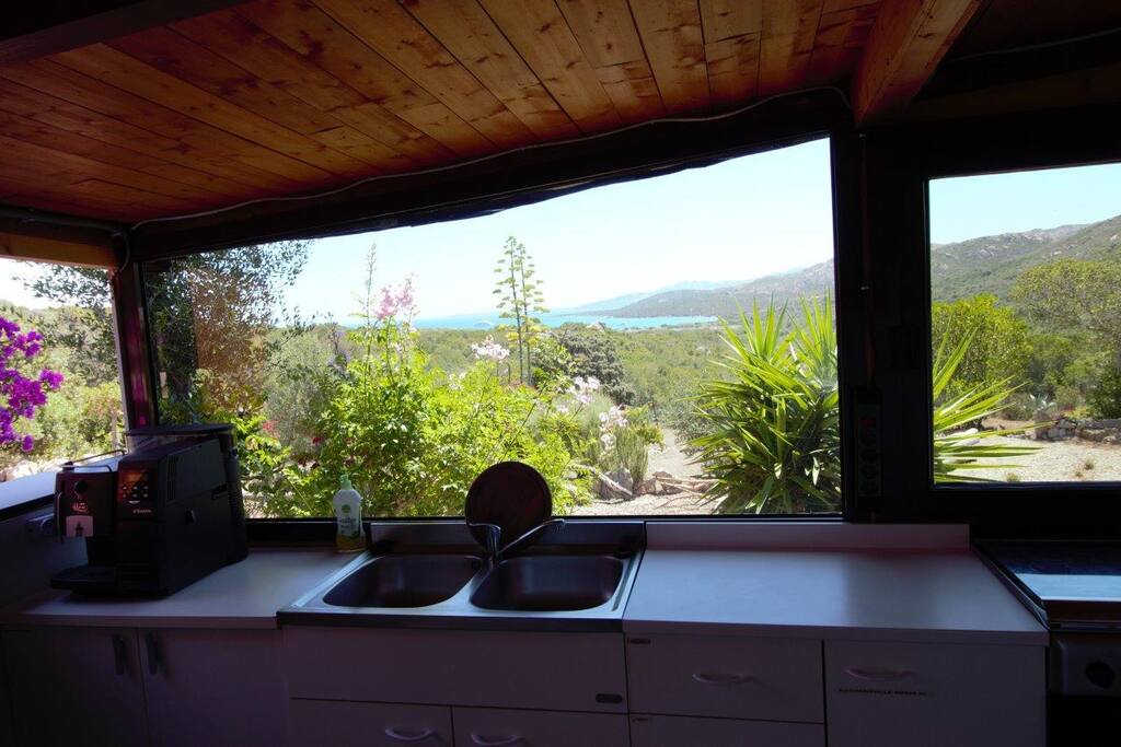 Abspülen mit Meerblick
