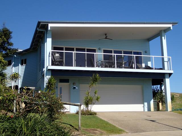 Blue Ocean View Beach House, welcomes you! gallery image 2