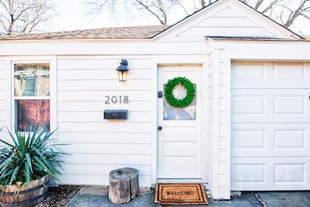 Cozy SCANDI style cottage in THE PLAZA